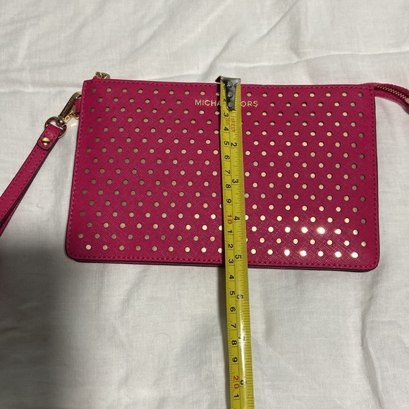 Nwot Michael Kors Jet Set perforated wristlet pouch - Picture 10 of 11
